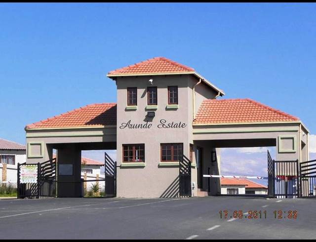 2 BEDROOM TOWNHOUSE FOR SALE IN THE REEDS